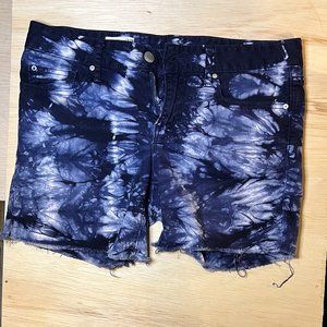 GAP Tie Die shorts